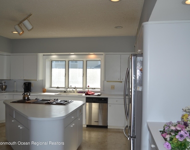 106 Oceanfront - Photo Thumbnail 4