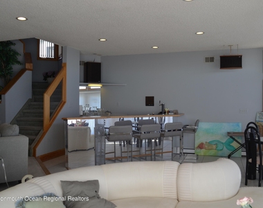 106 Oceanfront - Photo Thumbnail 12