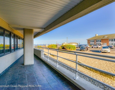 525 Ocean Boulevard - Photo Thumbnail 16