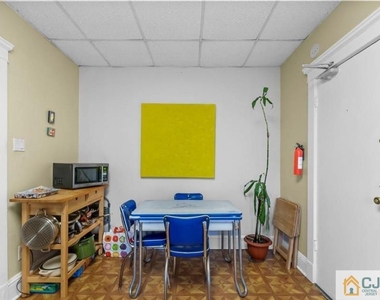 53 Lincoln Avenue - Photo Thumbnail 9
