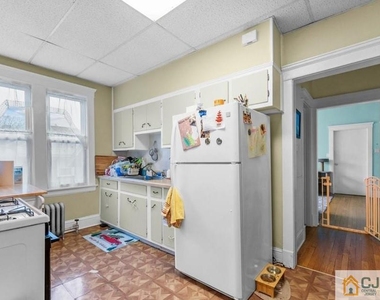 53 Lincoln Avenue - Photo Thumbnail 8