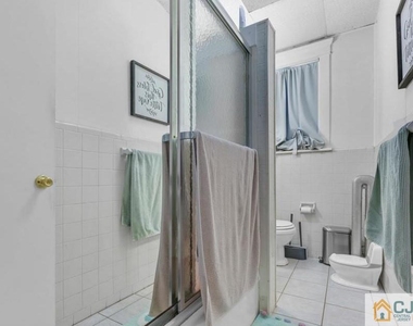53 Lincoln Avenue - Photo Thumbnail 6