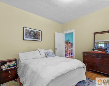 53 Lincoln Avenue - Photo Thumbnail 12