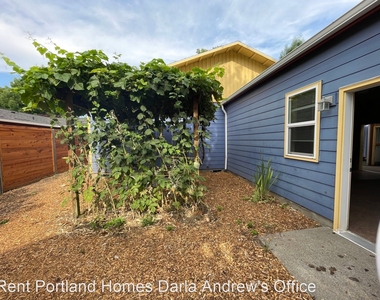 8502 N. Seward Ave. - Photo Thumbnail 29