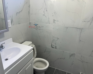 25-8 37th Avenue - Photo Thumbnail 9