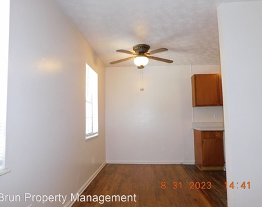 5525 Jacksboro Pike Hillside Apartments - Photo Thumbnail 2