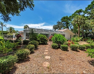 7821 Broadmoor Pines Boulevard - Photo Thumbnail 1