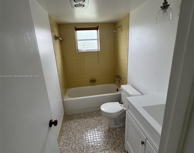 415 Se 11th Ter - Photo Thumbnail 20