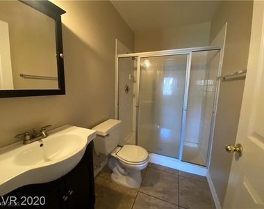 2823 Dawn Crossing Drive - Photo Thumbnail 17