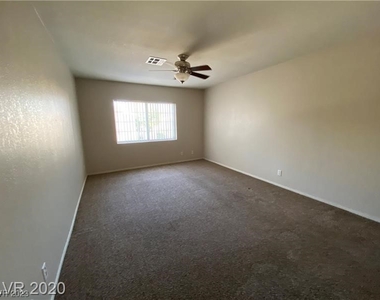 2823 Dawn Crossing Drive - Photo Thumbnail 12