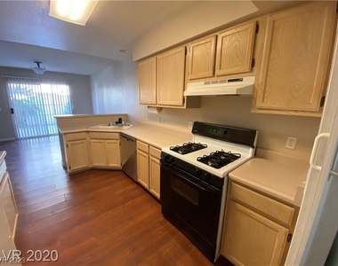 2823 Dawn Crossing Drive - Photo Thumbnail 6