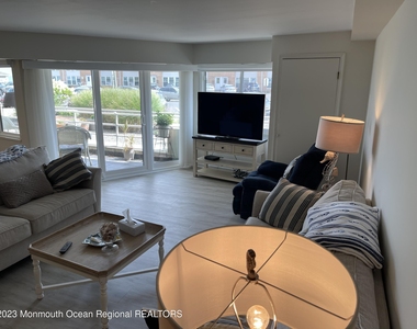 525 Ocean Boulevard - Photo Thumbnail 2