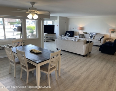 525 Ocean Boulevard - Photo Thumbnail 9