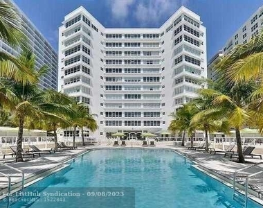 4925 Collins Ave - Photo Thumbnail 1