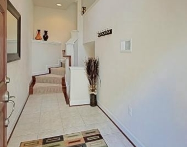 2662 S Kenmore Court - Photo Thumbnail 1