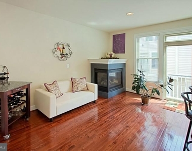 2662 S Kenmore Court - Photo Thumbnail 8