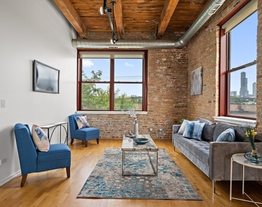 1061 W 16th Street - Photo Thumbnail 7