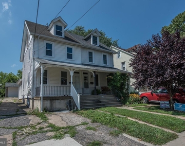 844 Penn Street - Photo Thumbnail 29