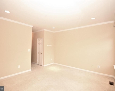 2663 Manhattan Pl - Photo Thumbnail 14