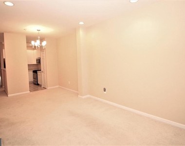 2663 Manhattan Pl - Photo Thumbnail 8