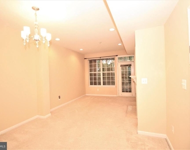 2663 Manhattan Pl - Photo Thumbnail 6