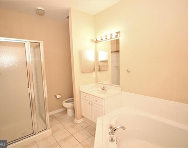 2663 Manhattan Pl - Photo Thumbnail 16