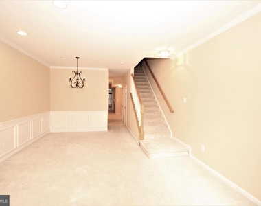 2663 Manhattan Pl - Photo Thumbnail 2