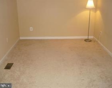 2663 Manhattan Pl - Photo Thumbnail 21