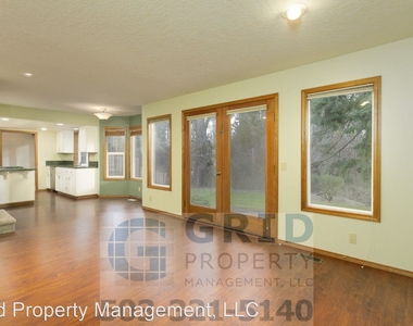 1180 Nw Weybridge Way - Photo Thumbnail 0