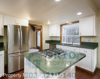 1180 Nw Weybridge Way - Photo Thumbnail 9