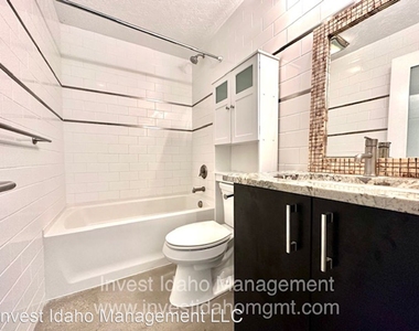 3701 W Crescent Rim Dr #302 - Photo Thumbnail 14