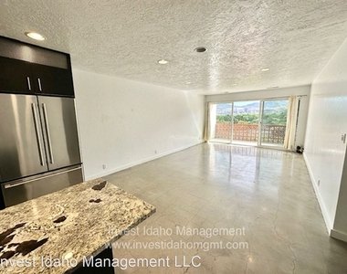 3701 W Crescent Rim Dr #302 - Photo Thumbnail 8