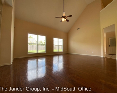 7826 Pips Ridge Lane - Photo Thumbnail 5