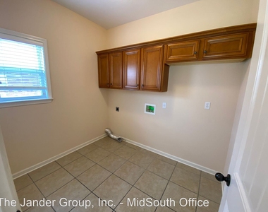 7826 Pips Ridge Lane - Photo Thumbnail 15