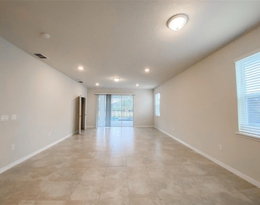 7208 Oakmoss Loop - Photo Thumbnail 4