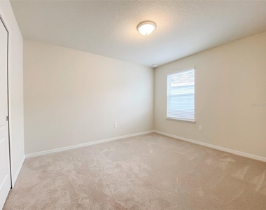 7208 Oakmoss Loop - Photo Thumbnail 17