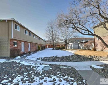 3012 Green Dr - Photo Thumbnail 1