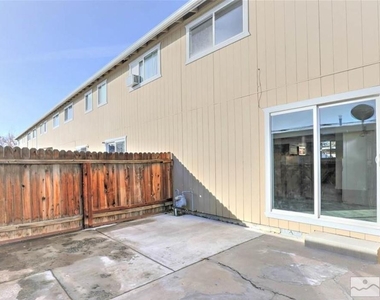 3012 Green Dr - Photo Thumbnail 14