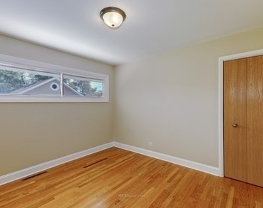 335 Lincoln Avenue - Photo Thumbnail 10