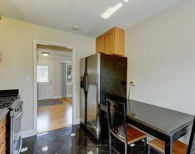 335 Lincoln Avenue - Photo Thumbnail 6