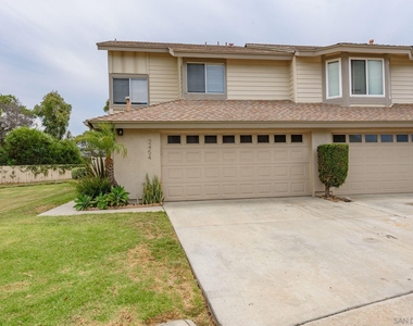 2454 Manzana Way - Photo Thumbnail 4