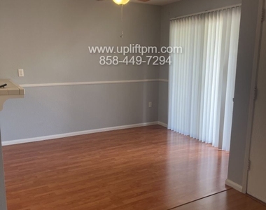 9860 Apple Tree Dr Unit D - Photo Thumbnail 3