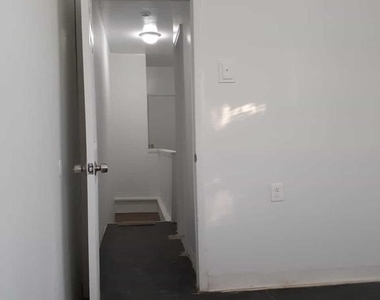 248 E Cambria St - Photo Thumbnail 7