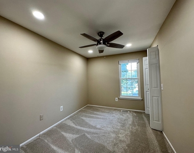 6123 Martins Landing Court - Photo Thumbnail 22