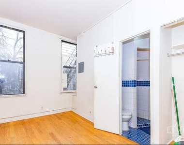 369 Menahan Street - Photo Thumbnail 5