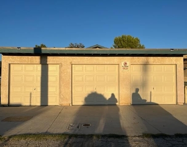 2851 Desert Street - Photo Thumbnail 2