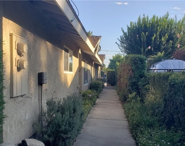 548 E Almond Avenue - Photo Thumbnail 1