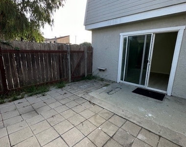 1405 Huntington Street - Photo Thumbnail 9