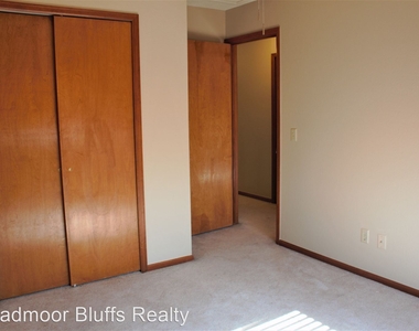 8253 Wilmington Drive - Photo Thumbnail 17