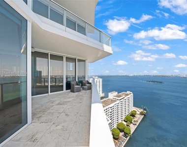 2020 N Bayshore Dr - Photo Thumbnail 14